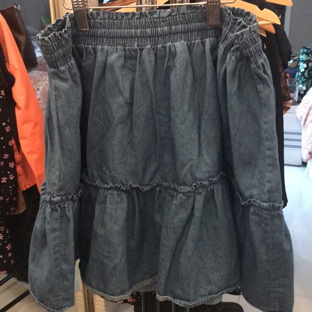 CALI 1850’ CHAMBRAY SKIRT. SIZE L